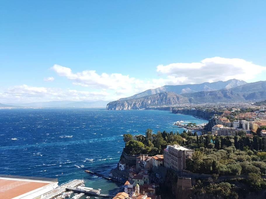 Sorrento Tower Exterior foto