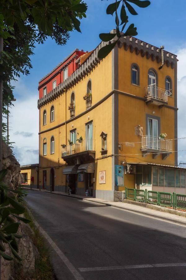 Sorrento Tower Exterior foto